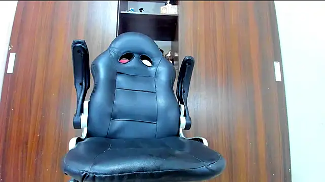 Dreamastercum  online show from 5, 12, 2025