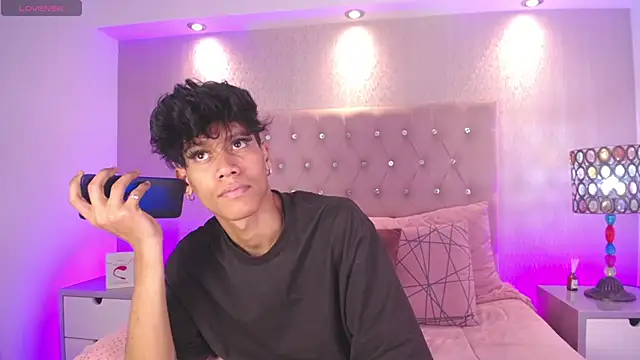 Jonas Rivers online show from 4, 4, 2026