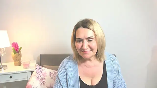 Snapshot of IsabellaSexyMilf chatting on 14, 3, 2025 IsabellaSexyMilf online show from 14, 3, 2025