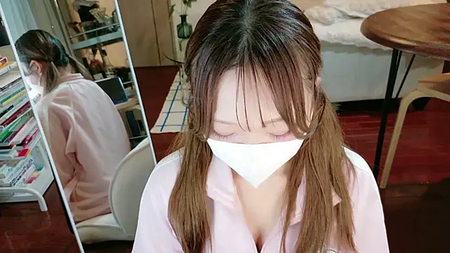 Snapshot of mami-pokoch chatting on 3, 10, 2025 mami-pokoch online show from 3, 10, 2025