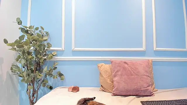 Lucy Canel online show from 13, 10, 2025