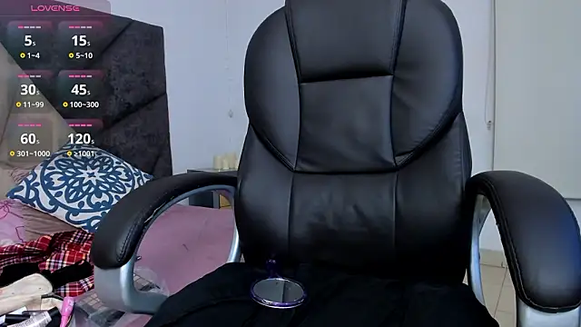 SaskiaGrendel online show from 4, 3, 2026