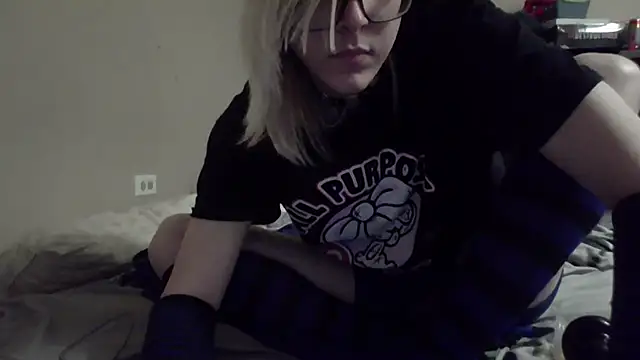 Snapshot of amethystbunnyboy chatting on 4, 3, 2025 amethystbunnyboy online show from 4, 3, 2025