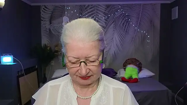 Maya Mayflower online show from 8, 3, 2025