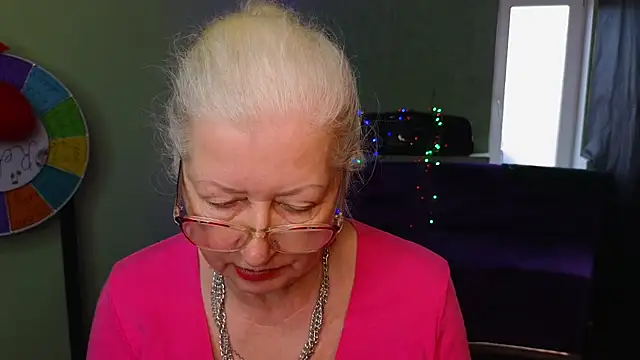 Maya Mayflower online show from 15, 3, 2025