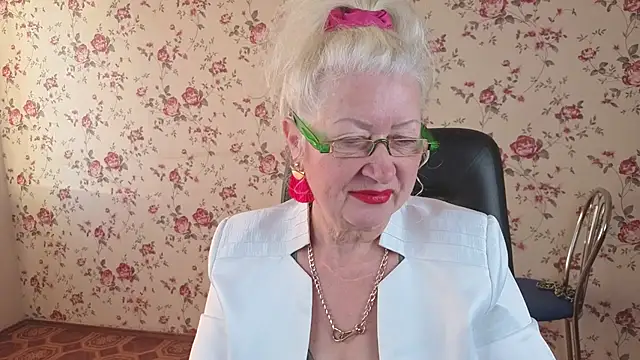 Maya Mayflower online show from 3, 10, 2025