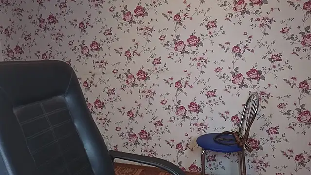 Maya Mayflower online show from 18, 12, 2025