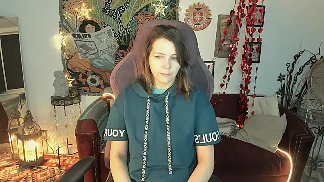 Snapshot of NicoleHitman chatting on 6, 3, 2025 NicoleHitman online show from 6, 3, 2025