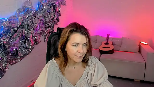 Snapshot of NicoleHitman chatting on 19, 9, 2025 NicoleHitman online show from 19, 9, 2025