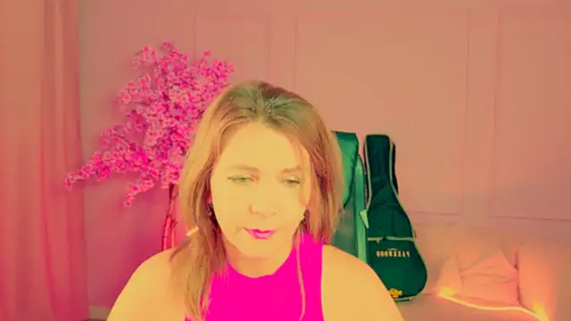 Snapshot of NicoleHitman chatting on 9, 11, 2025 NicoleHitman online show from 9, 11, 2025