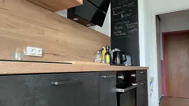 HevaRose online show from 18, 9, 2025