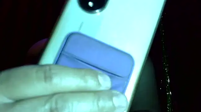 isis milove online show from 23, 3, 2025