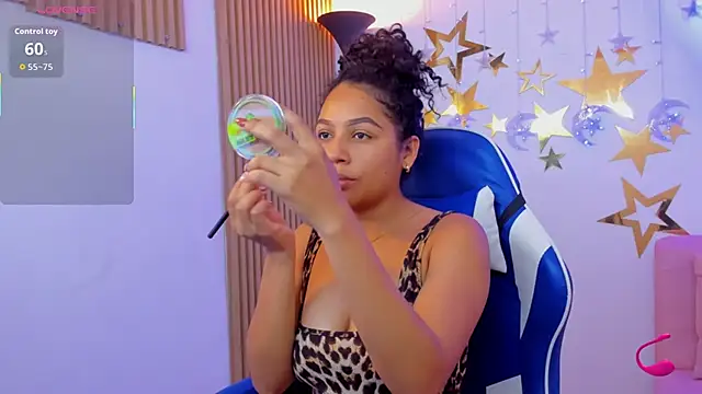 Snapshot of Sasha_rd chatting on 5, 11, 2025 Sasha rd online show from 5, 11, 2025