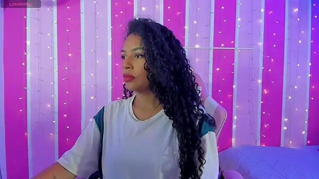 Snapshot of Sasha_rd chatting on 8, 11, 2025 Sasha rd online show from 8, 11, 2025