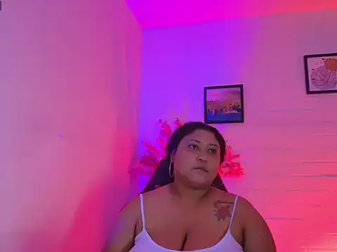 Snapshot of Ayliinn_ chatting on 10, 7, 2026 Ayliinn online show from 10, 7, 2026