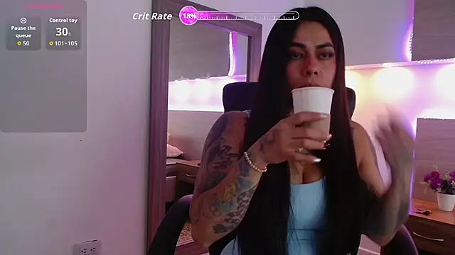 Snapshot of Cristal_Velle chatting on 10, 9, 2025 Cristal Velle online show from 10, 9, 2025