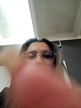 Isabella Varella online show from 14, 3, 2025