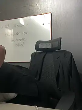 Isabella Varella online show from 12, 2, 2026