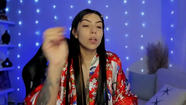 Saraa Desiree online show from 3, 12, 2025