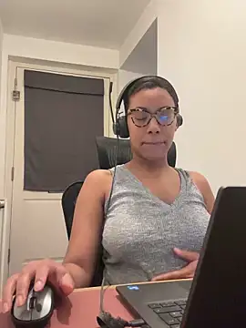 Melia Rayne online show from 19, 12, 2025