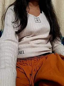 sexy-trisha1 online show from 13, 1, 2026