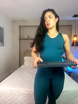 Snapshot of isabella_winkler chatting on 8, 10, 2025 isabella winkler online show from 8, 10, 2025