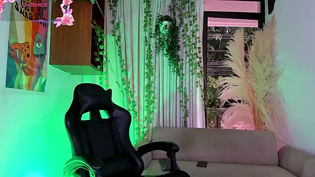 SarahLynn7 online show from 27, 3, 2026