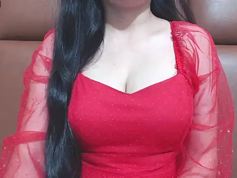 Snapshot of RealNaina chatting on 15, 10, 2025 RealNaina online show from 15, 10, 2025