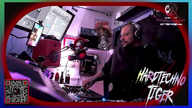 Snapshot of C-Stel-D-Tiger chatting on 19, 10, 2025 C-Stel-D-Tiger online show from 19, 10, 2025