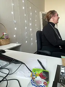 Snapshot of Juicy_PeachLux chatting on 7, 3, 2025 Juicy PeachLux online show from 7, 3, 2025