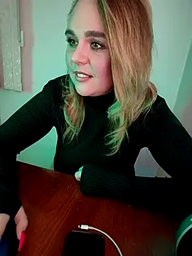 Snapshot of Juicy_PeachLux chatting on 12, 3, 2025 Juicy PeachLux online show from 12, 3, 2025