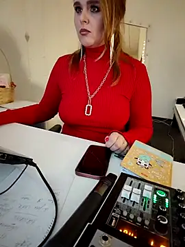 Snapshot of Juicy_PeachLux chatting on 13, 3, 2025 Juicy PeachLux online show from 13, 3, 2025