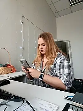 Snapshot of Juicy_PeachLux chatting on 5, 10, 2025 Juicy PeachLux online show from 5, 10, 2025