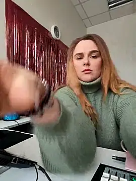 Snapshot of Juicy_PeachLux chatting on 9, 11, 2025 Juicy PeachLux online show from 9, 11, 2025