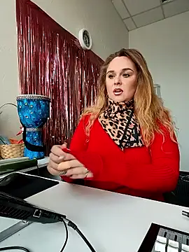 Snapshot of Juicy_PeachLux chatting on 12, 11, 2025 Juicy PeachLux online show from 12, 11, 2025