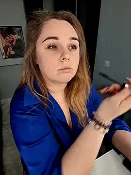 Snapshot of Juicy_PeachLux chatting on 13, 11, 2025 Juicy PeachLux online show from 13, 11, 2025