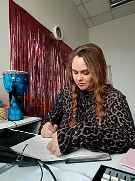 Snapshot of Juicy_PeachLux chatting on 27, 11, 2025 Juicy PeachLux online show from 27, 11, 2025