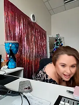 Snapshot of Juicy_PeachLux chatting on 4, 12, 2025 Juicy PeachLux online show from 4, 12, 2025