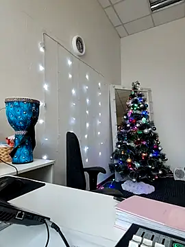 Snapshot of Juicy_PeachLux chatting on 14, 12, 2025 Juicy PeachLux online show from 14, 12, 2025