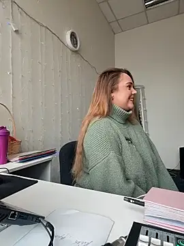 Juicy PeachLux online show from 9, 4, 2026