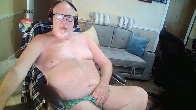Snapshot of superbearboss chatting on 16, 5, 2026 superbearboss online show from 16, 5, 2026