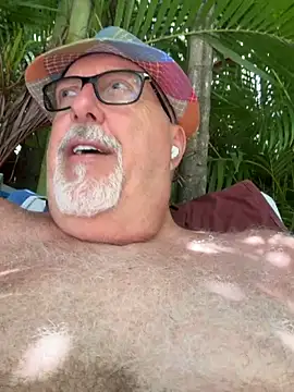 Snapshot of superbearboss chatting on 22, 5, 2026 superbearboss online show from 22, 5, 2026