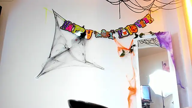 Alexa Bravva online show from 1, 11, 2025