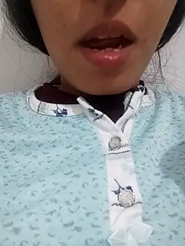 Snapshot of saraaxx1 chatting on 17, 11, 2025 saraaxx1 online show from 17, 11, 2025