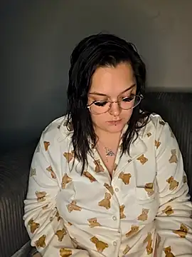 Saucy-Serenity online show from 13, 11, 2025