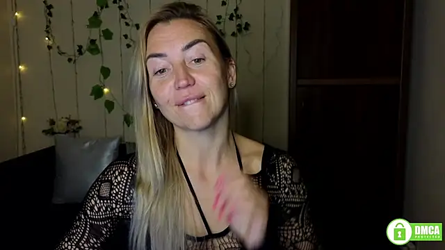 Snapshot of Kiss_julli88I chatting on 28, 9, 2025 Kiss julli88I online show from 28, 9, 2025