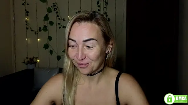 Snapshot of Kiss_julli88I chatting on 19, 10, 2025 Kiss julli88I online show from 19, 10, 2025