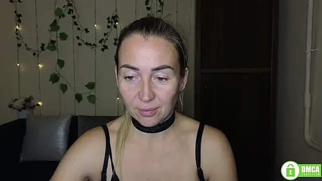 Snapshot of Kiss_julli88I chatting on 3, 11, 2025 Kiss julli88I online show from 3, 11, 2025