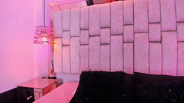 MaddyCrofft online show from 1, 4, 2026