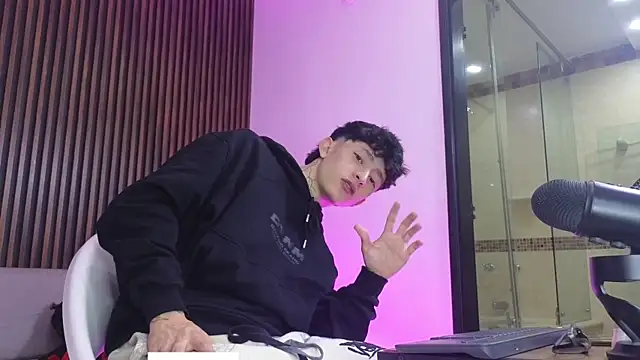 troy rouge online show from 18, 9, 2025